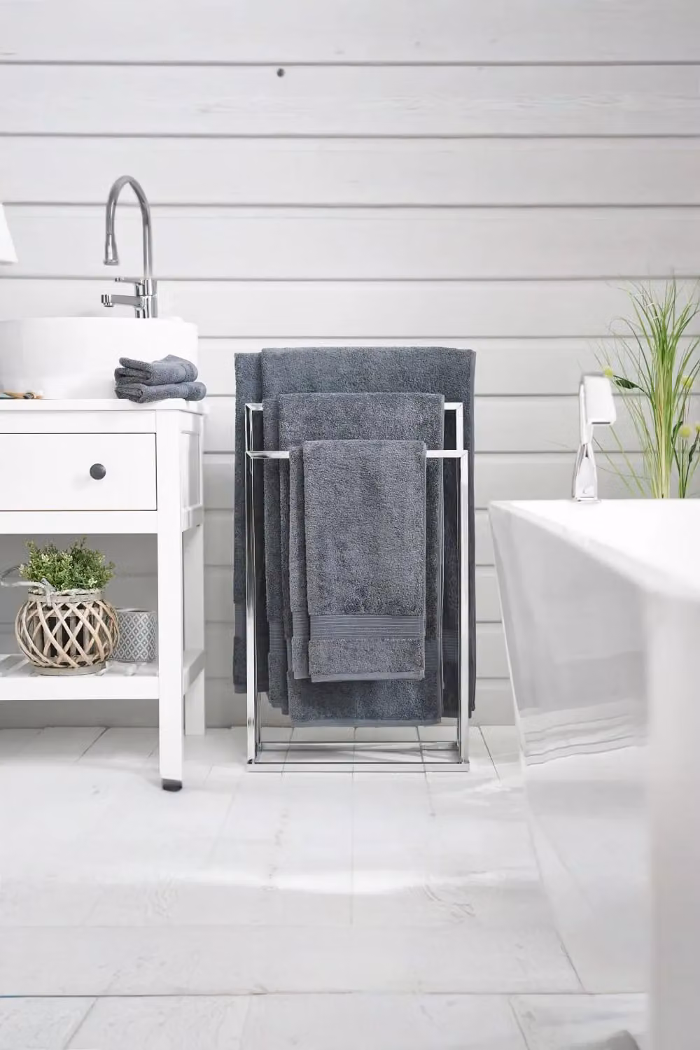Deyongs Bliss Pima Supersoft Fluffy Cotton 650gsm Bath Towel in Charcoal, W/D/H: 70 x 127 cm – 2