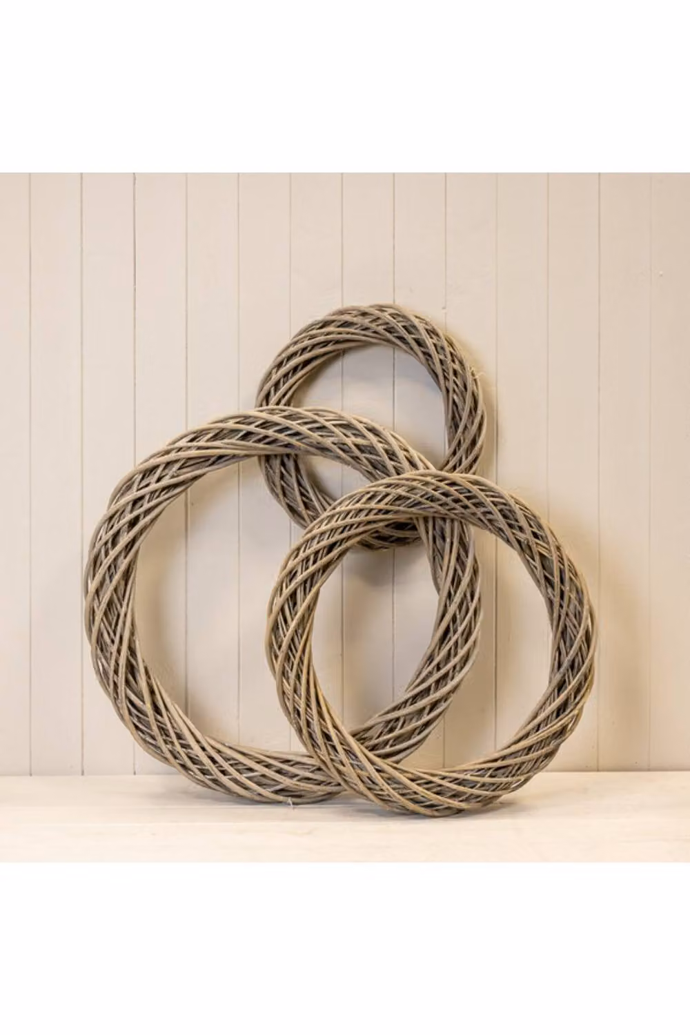 KDMD Grey Round Thick Willow Wreath with Rustic Rattan and Wood Design – 2