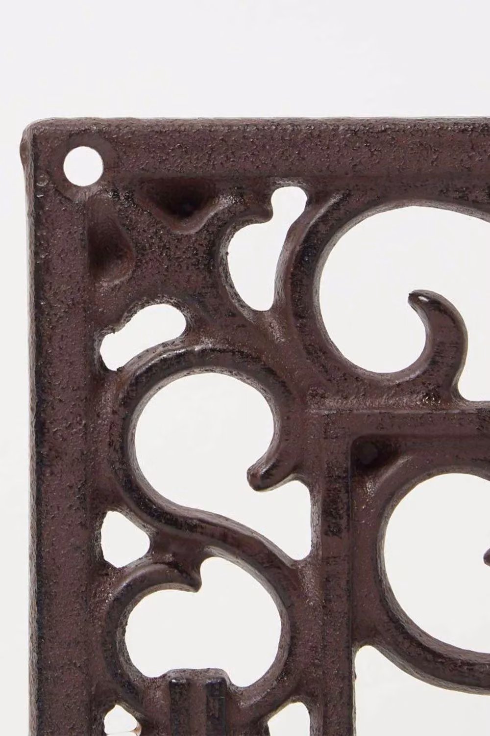 HOMESCAPES Brown Cast Iron Parisian Style Wall Mounted Flower Pot Holder, Width: 51.4 cm – 5