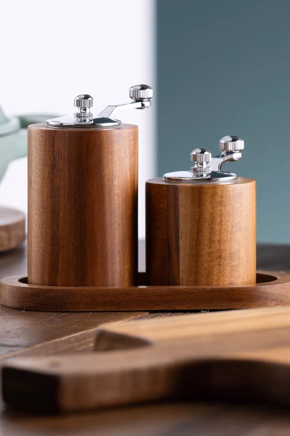 Belleek Living Acacia Wood Salt and Pepper Mill Grinder Set with Stand in Brown and Multicolour – 2