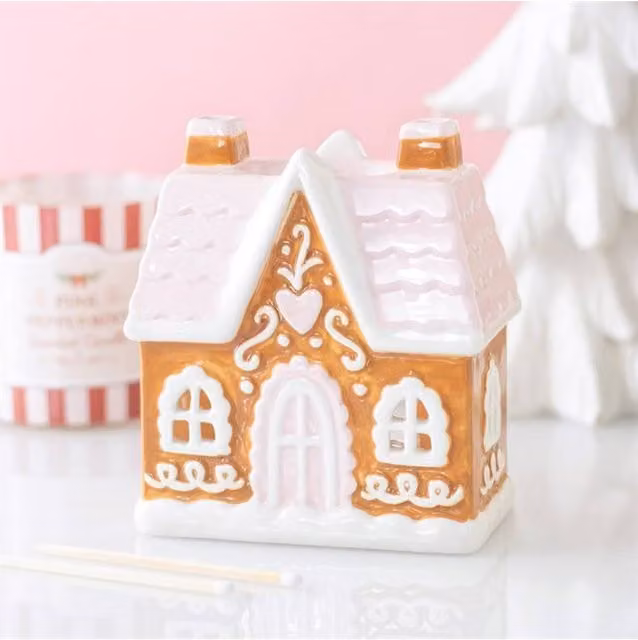 KDMD Sugarplum Gingerbread House Ceramic Oil Burner in Multicolour