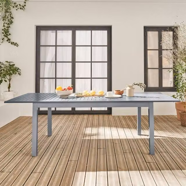 Sweek 8-Seater Extendable Aluminium Garden Table in Grey
