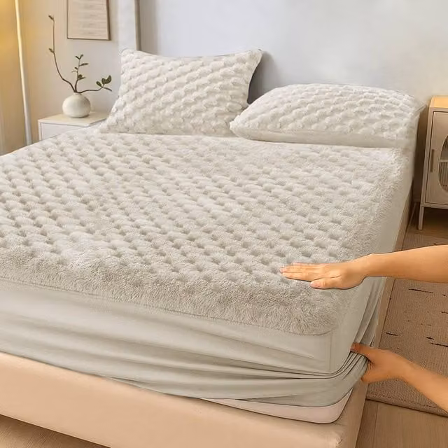 Velosso Chunky Popcorn Faux Fur Fitted Sheet in Beige, Double, W: 140 cm x D: 200 cm