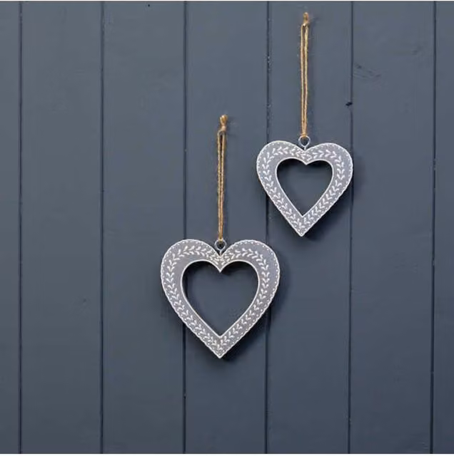 KDMD Festive Hanging Grey Heart with White Kerry Work