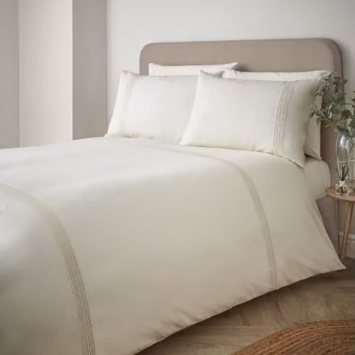Catherine Lansfield Percale Cotton Duvet Cover and Pillowcase Set in Beige, W/D/H: 200 x 200 cm