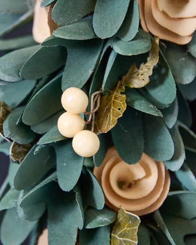 Dibor Crocus & Berry Christmas Wreath Door Decoration, Green, Diameter: 35 cm – 5
