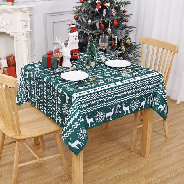 London Boutique Festive Christmas Waterproof Polyester Tablecloth in Green, 132 x 132 cm