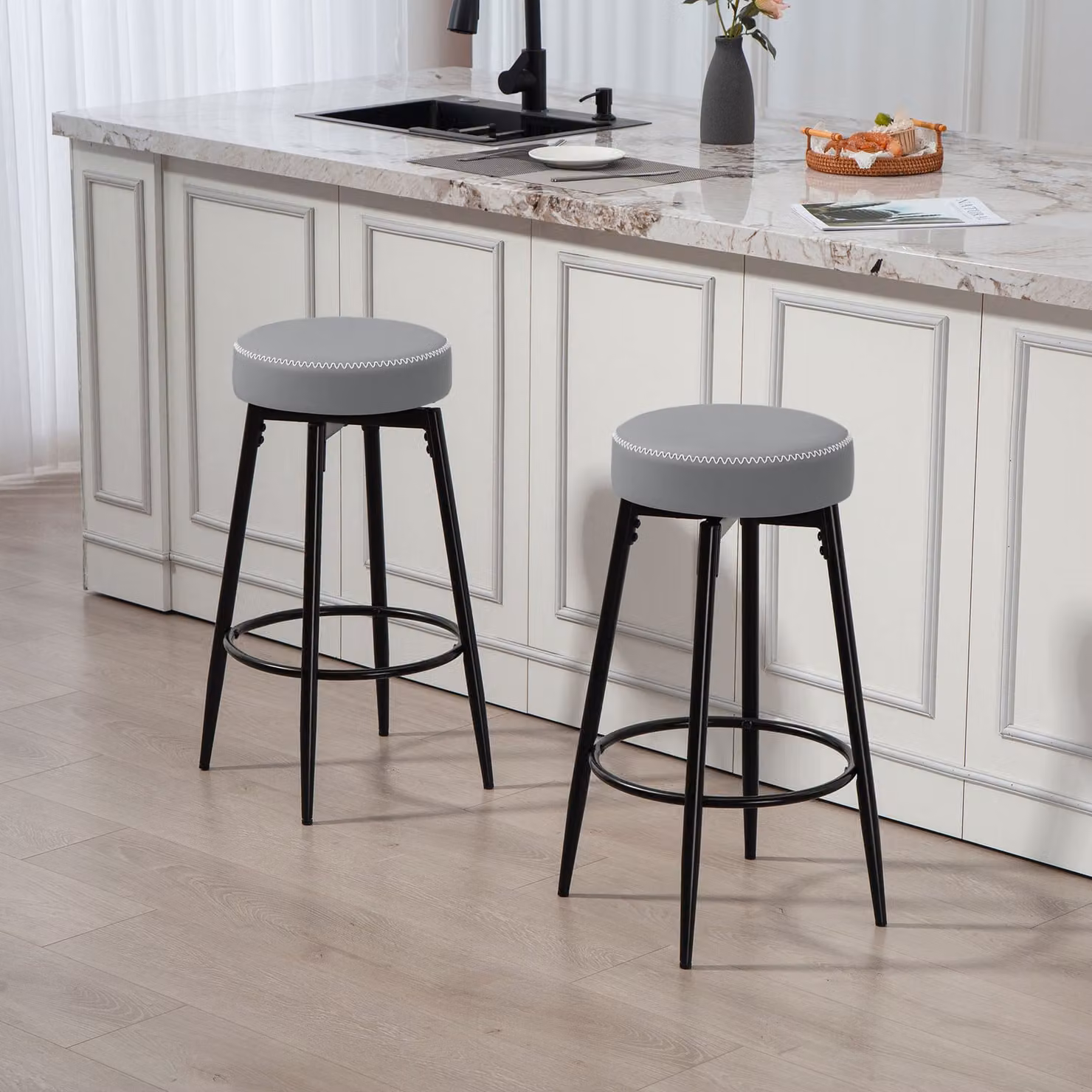 HOMCOM Set of Two Modern Faux Leather Bar Stools in Grey and Black with Metal Legs – 2