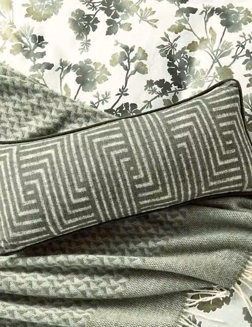 Bedeck of Belfast Yoko Geometric Pure Wool Woven Throw in Green with Fringes
