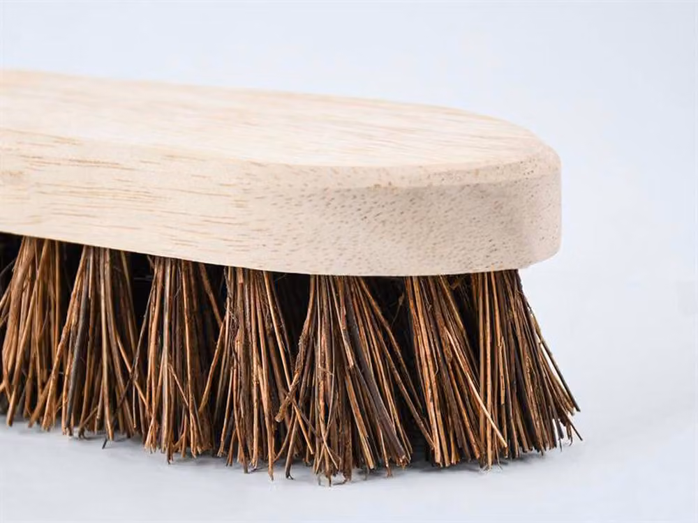 Faithfull Brown Scrubbing Hand Brush with Natural Fibres and Wood Handle – 4