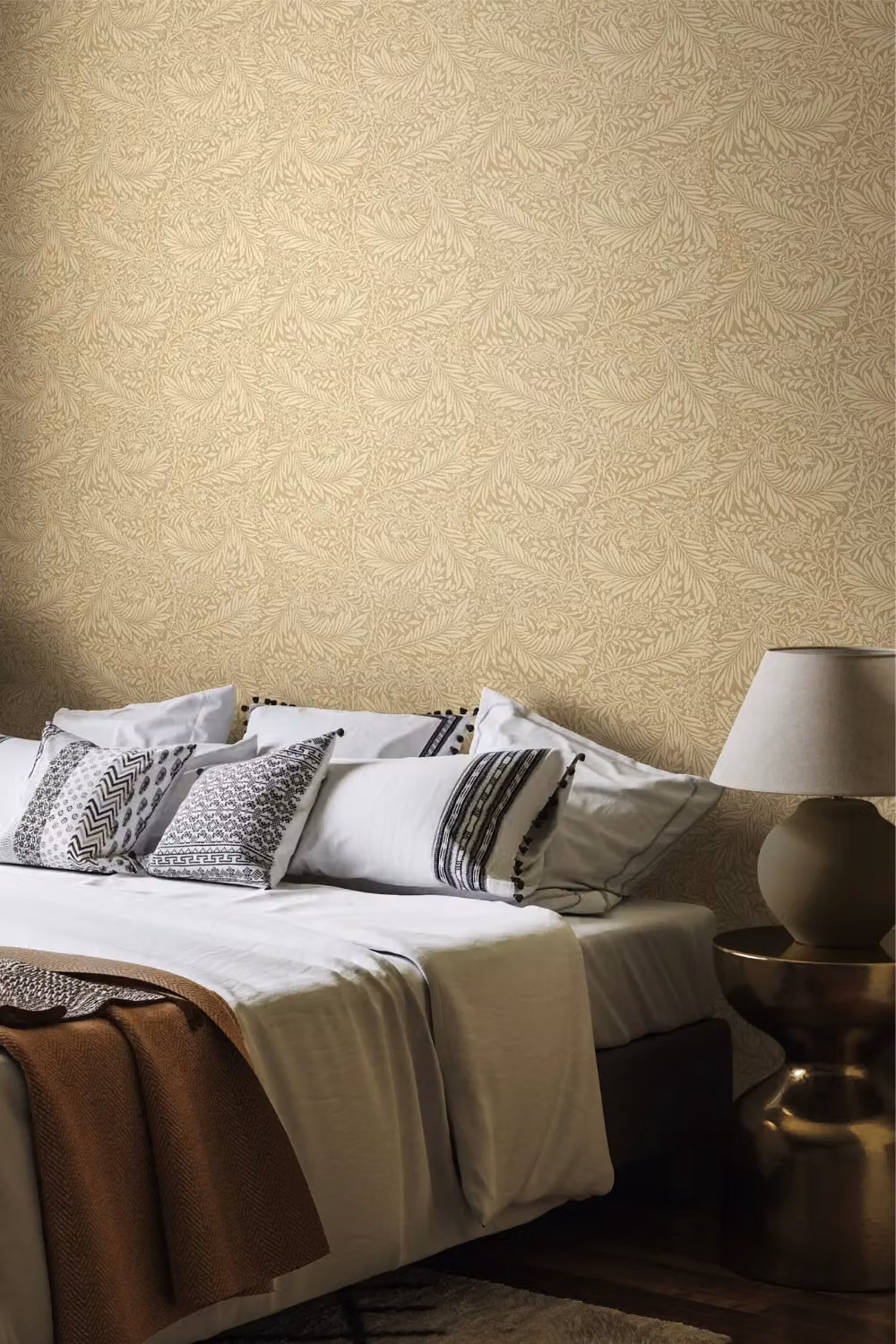 Hoopla Walls Leaf Vine Botanical Floral Wallpaper in Yellow – 2