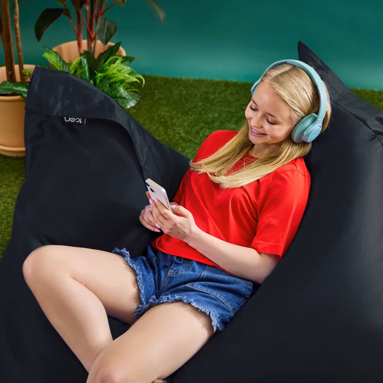 ICON Adults Giant Bean Bag Floor Cushion in Black and Blue – 2