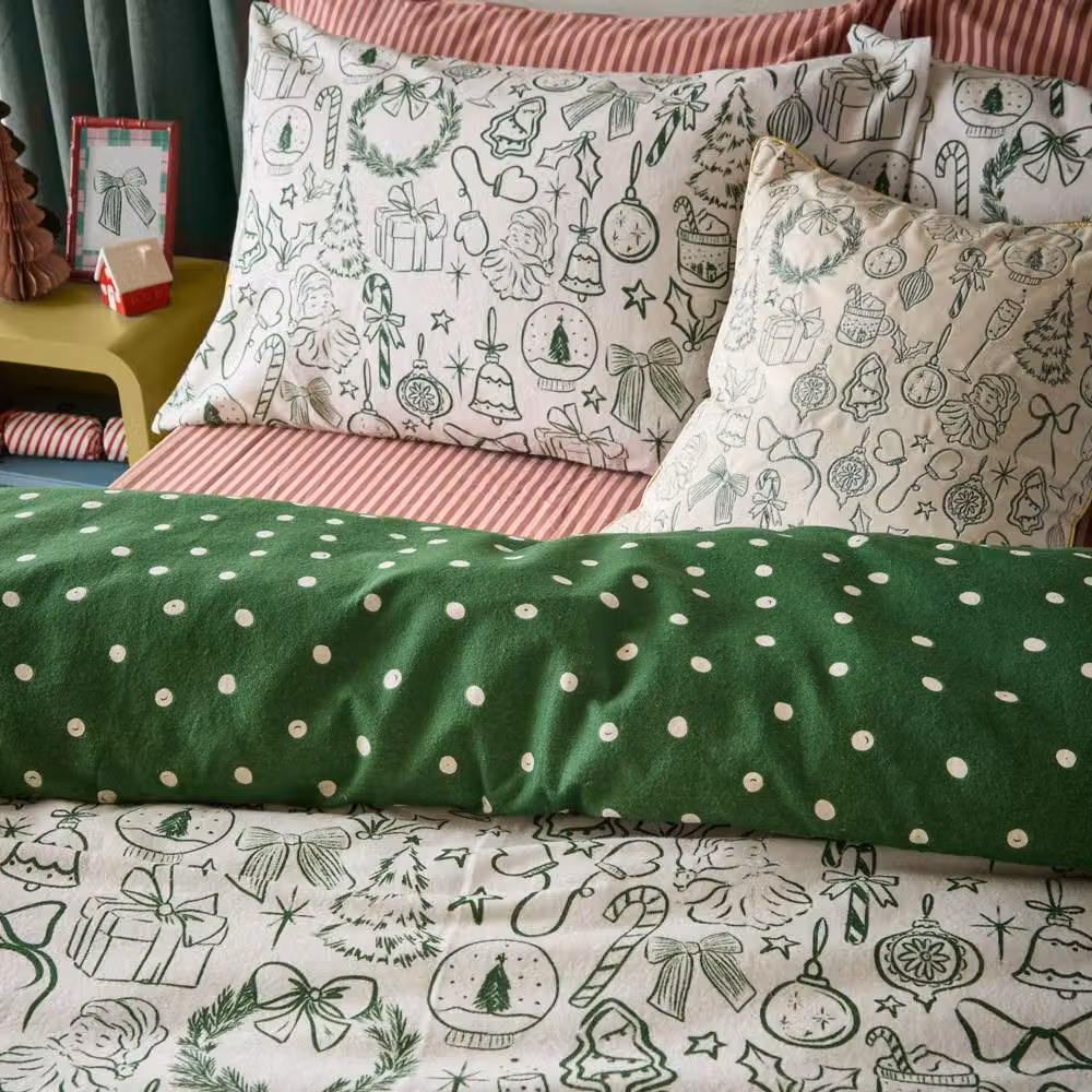 Furn Merry Christmas Reversible Dotted Duvet Cover Set in Beige, W: 180 cm x L: 200 cm – 2