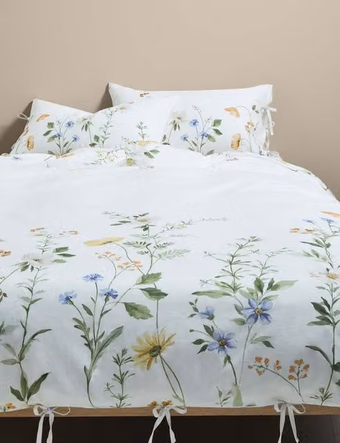 M&S Pure Cotton Spring Meadow Floral Bedding Set in Green and White, W: 140 cm, L: 200 cm