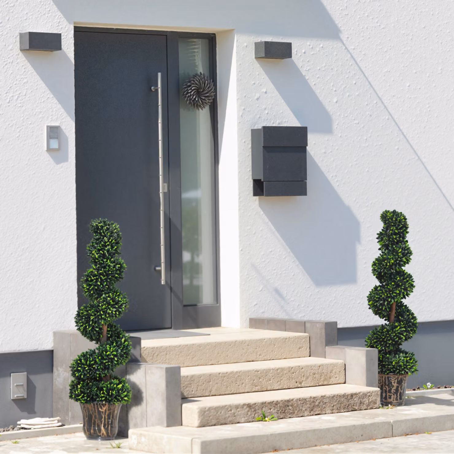 Outsunny Set of 2 Artificial Boxwood Spiral Topiary Trees in Bronze Concrete Pots, Height: 120 cm – 8