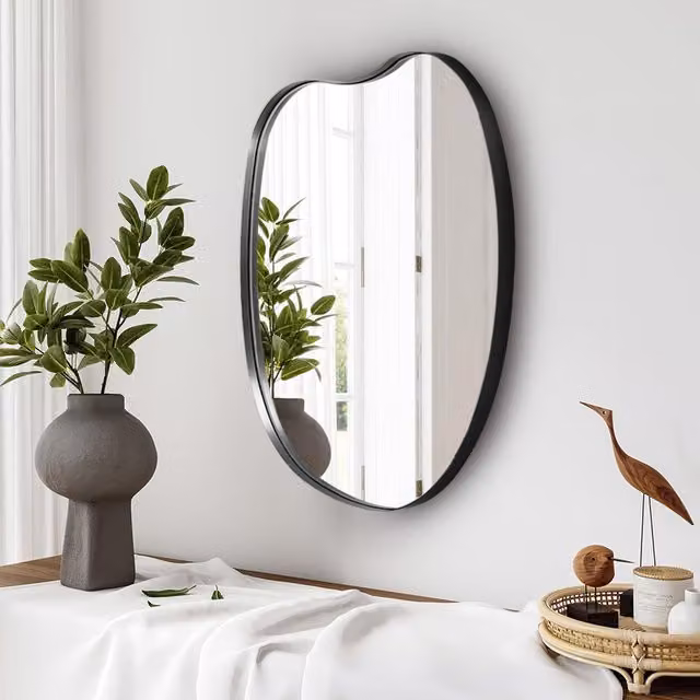 Livingandhome Petal-Shaped Minimalist Wall Mirror with Black Iron Frame