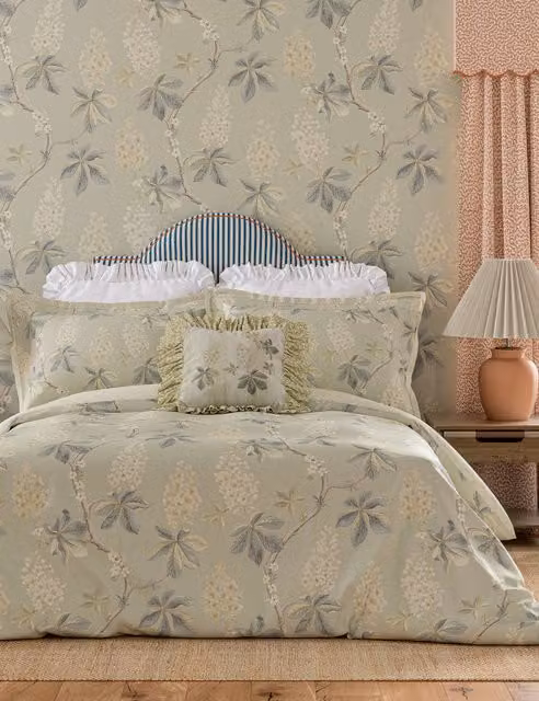 Sanderson Chestnut Tree Pure Cotton Floral Bedding Set in Green Mix, 180 x 200 cm