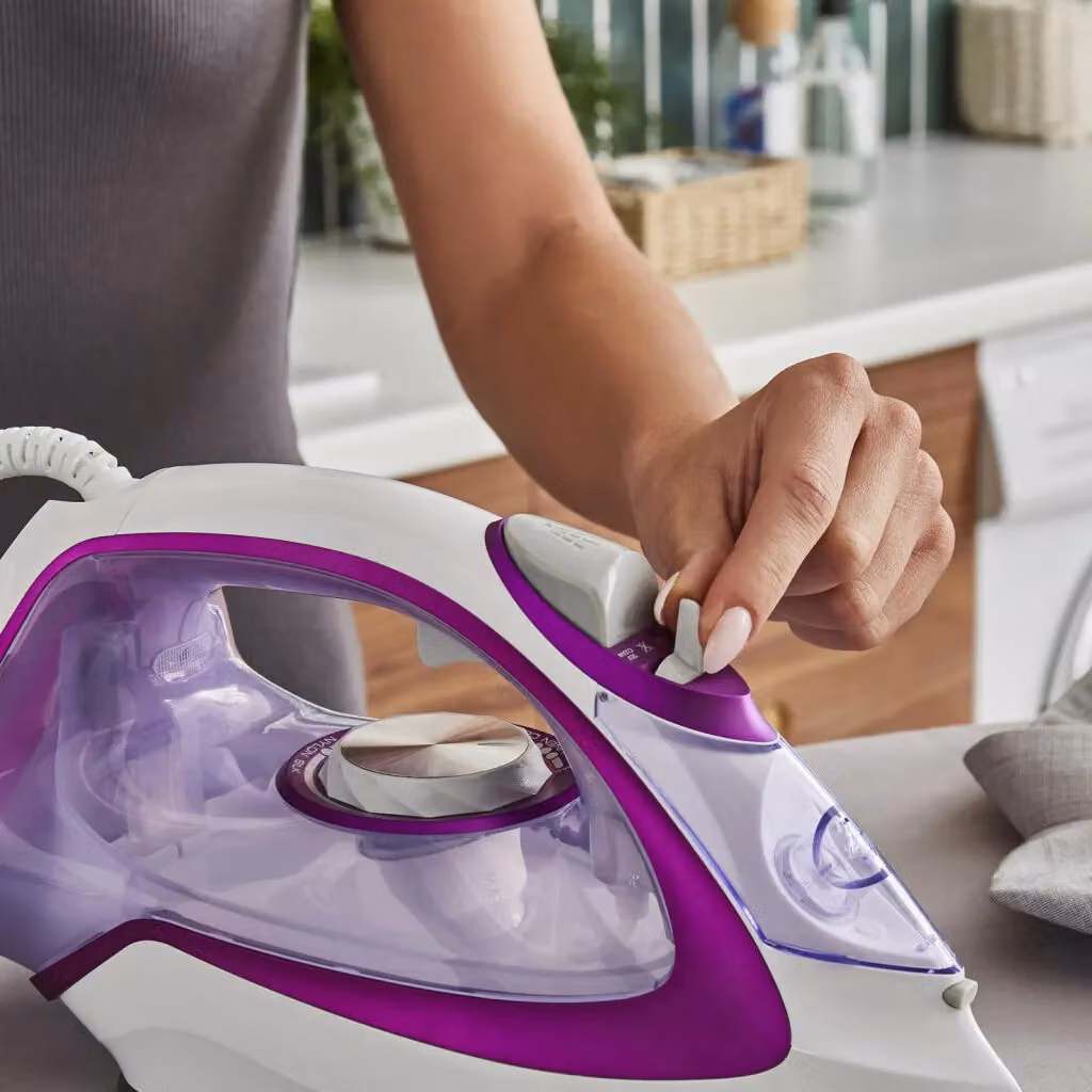 Morphy Richards Turbo Glide Steam Iron in Purple with Ceramic Soleplate and Auto Shut-off – 6