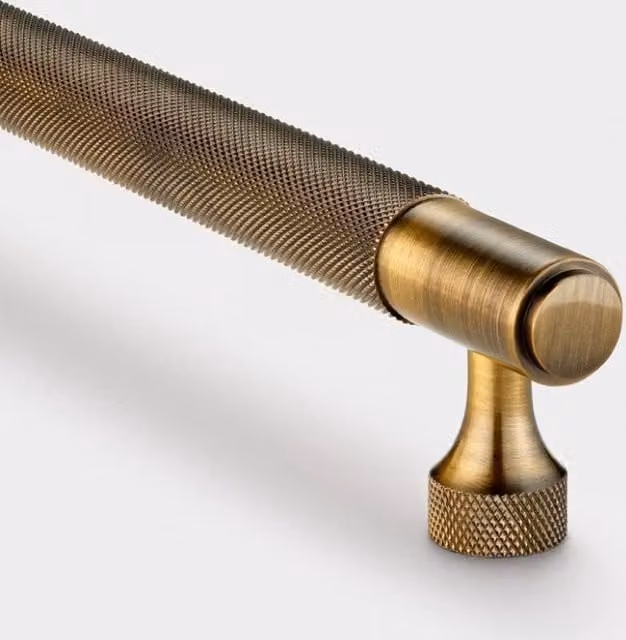 Pushka Home Solid Brass Knurled Bar Handle in Gold, 160mm Hole Centre – 1