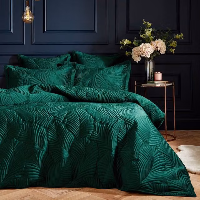 Paoletti Palmeria Quilted Velvet Duvet Cover and Pillowcase Set in Emerald Green, 200 x 200 cm