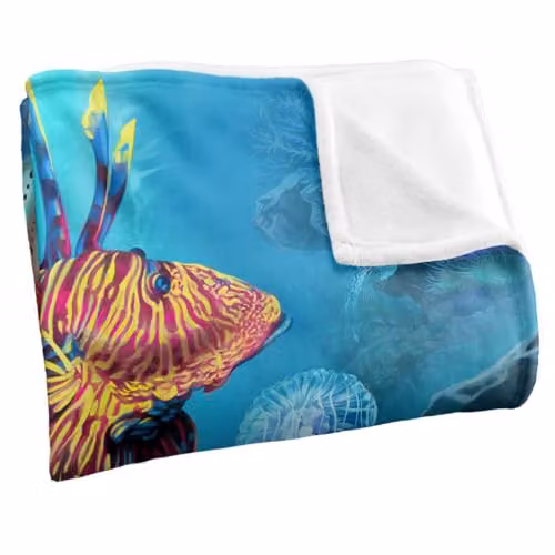 JQ Licensing Lion Fish Silky Touch Super Soft Fleece Throw Blanket in White, W/D/H: 152 x 127 cm – 2