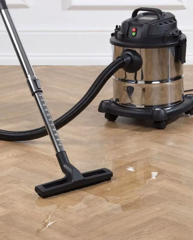 Daewoo 1000W Wet and Dry Cylinder Vacuum Cleaner with 20 Litre Dust Tank in Silver – 4