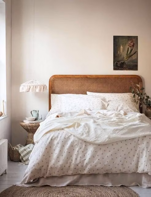 Piglet in Bed Floral Linen Rich Cotton Duvet Cover in Pearl Multicolour
