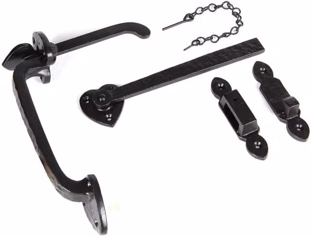 Hammer and Tongs Arrowhead Suffolk Latch in Matt Black Steel and Iron