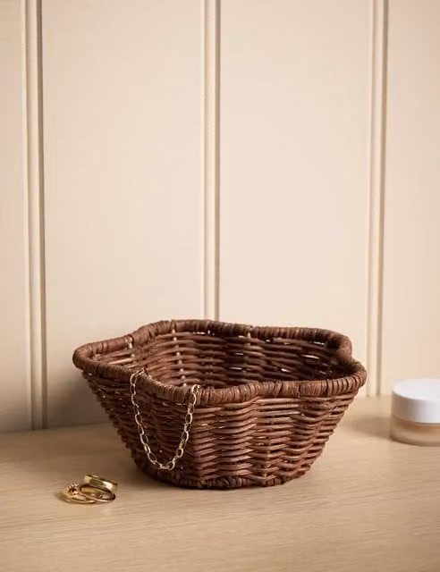 M&S Small Scallop Rattan Trinket Bowl in Brown