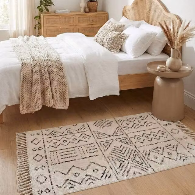 Wyld and Coco Hand-Woven Aztec Wool and Cotton Rug in White and Black, W: 80 cm, L: 150 cm – 1