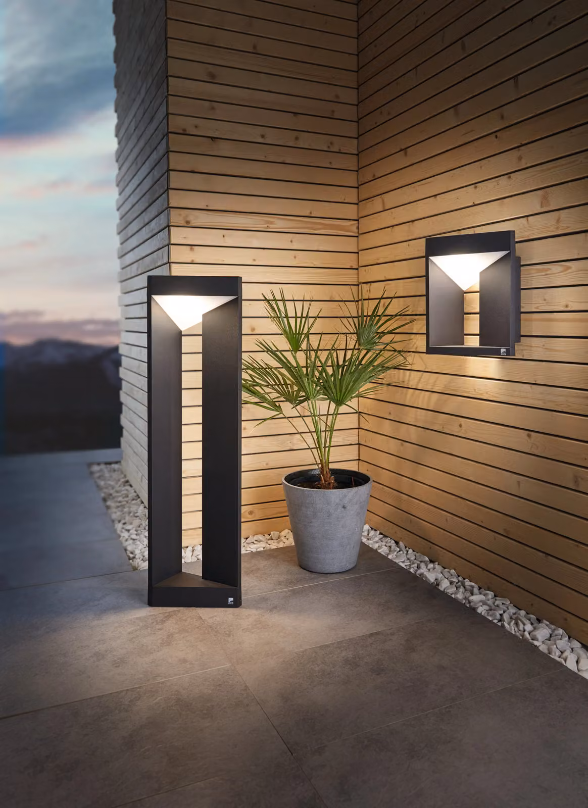 Loops Modern Black Aluminium IP54 Outdoor LED Bollard Light – 4