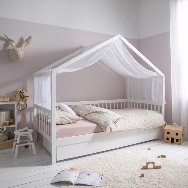 Noa and Nani Lottie Treehouse Single Day Bed with Trundle in Classic White