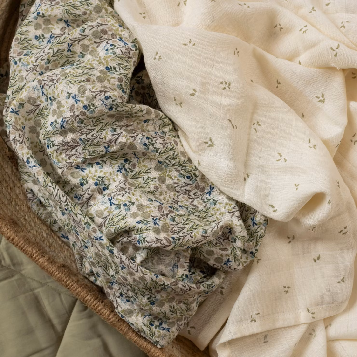 Avery Row Organic Cotton Baby Muslin Swaddle Blanket Set of 2 in Riverbank and Nettle Scatter Floral Multicolour – 2