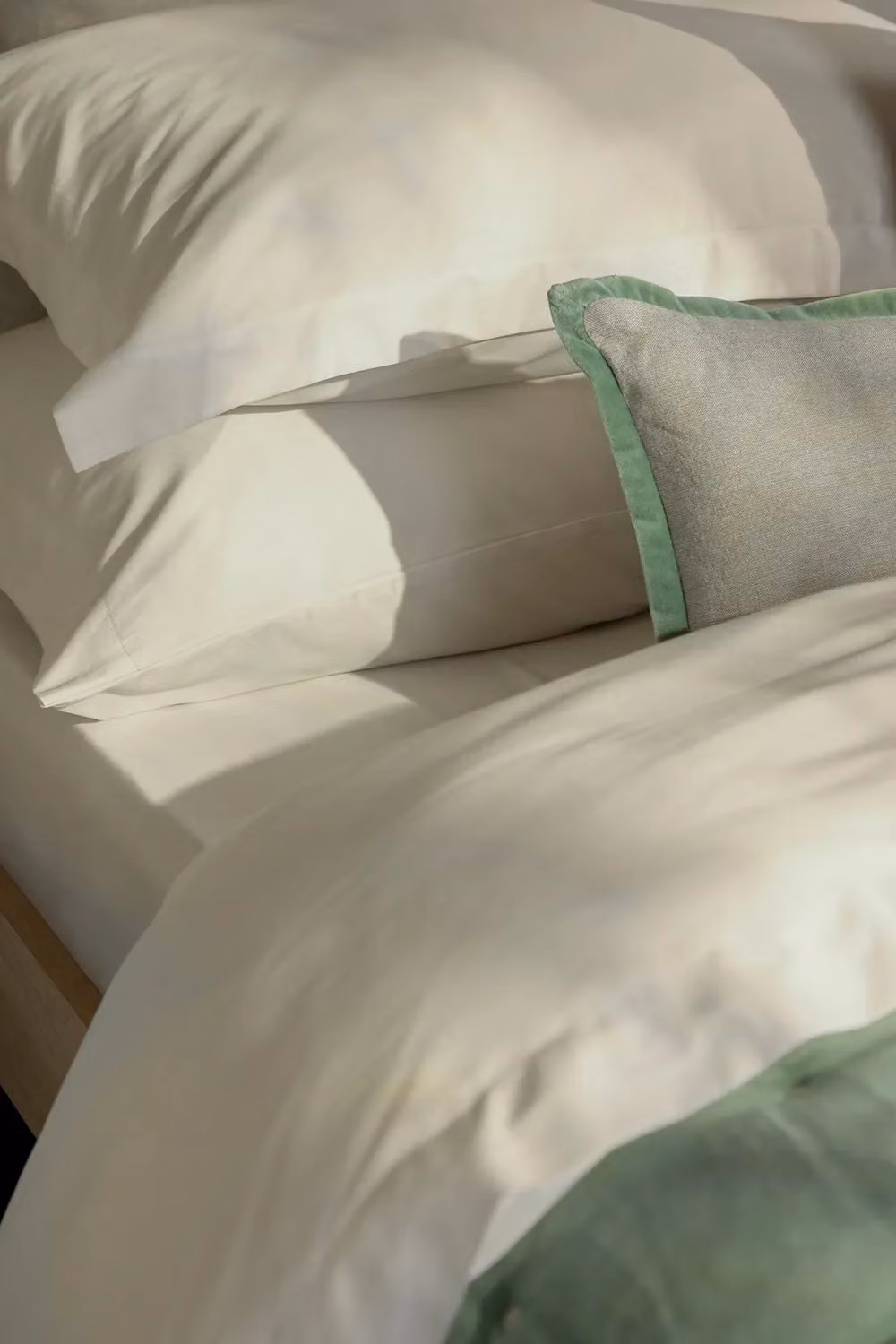 Christy 400TC Luxury Cotton Sateen Oxford Pillowcases, 2 Pack, Ivory White, W/H: 50 x 75 cm – 2
