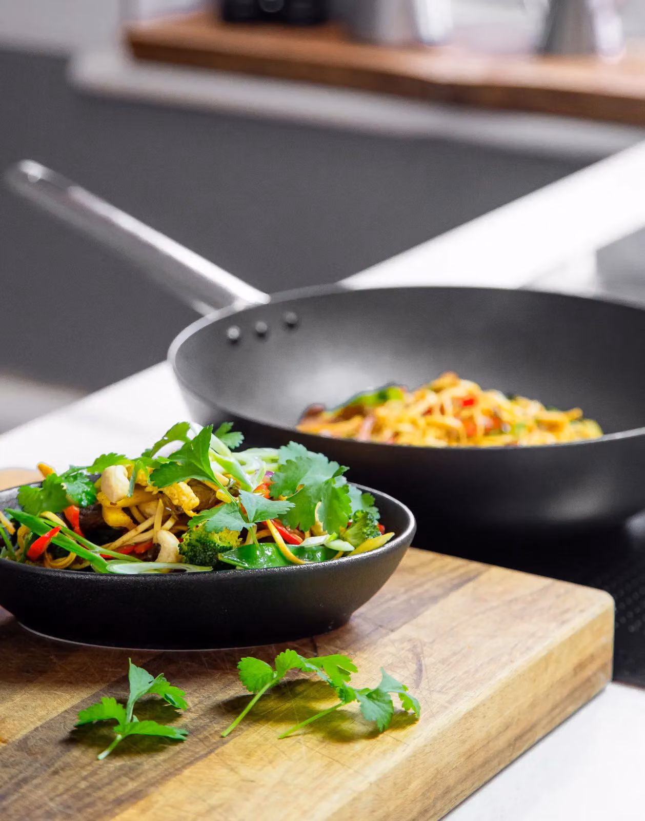 MasterClass Non-Stick Carbon Steel Wok, 30 cm, Black or Grey – 3