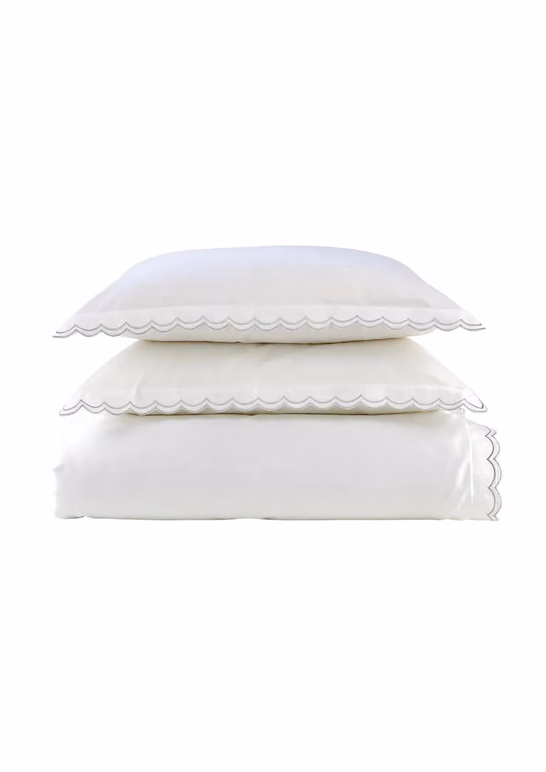Christy Scallop Edge Cotton Sateen Duvet Cover and Pillowcase Set in Silver Grey, W/D/H: 140 x 200 cm