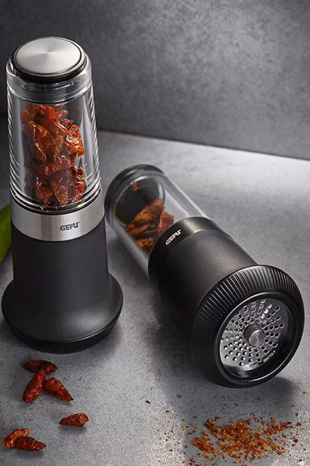 Gefu X-Plosion Chilli Mill with Airtight Lid in Black and Silver – 2