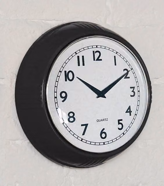 Orsina Boston Retro Round Analog Metal Wall Clock in Black – 1
