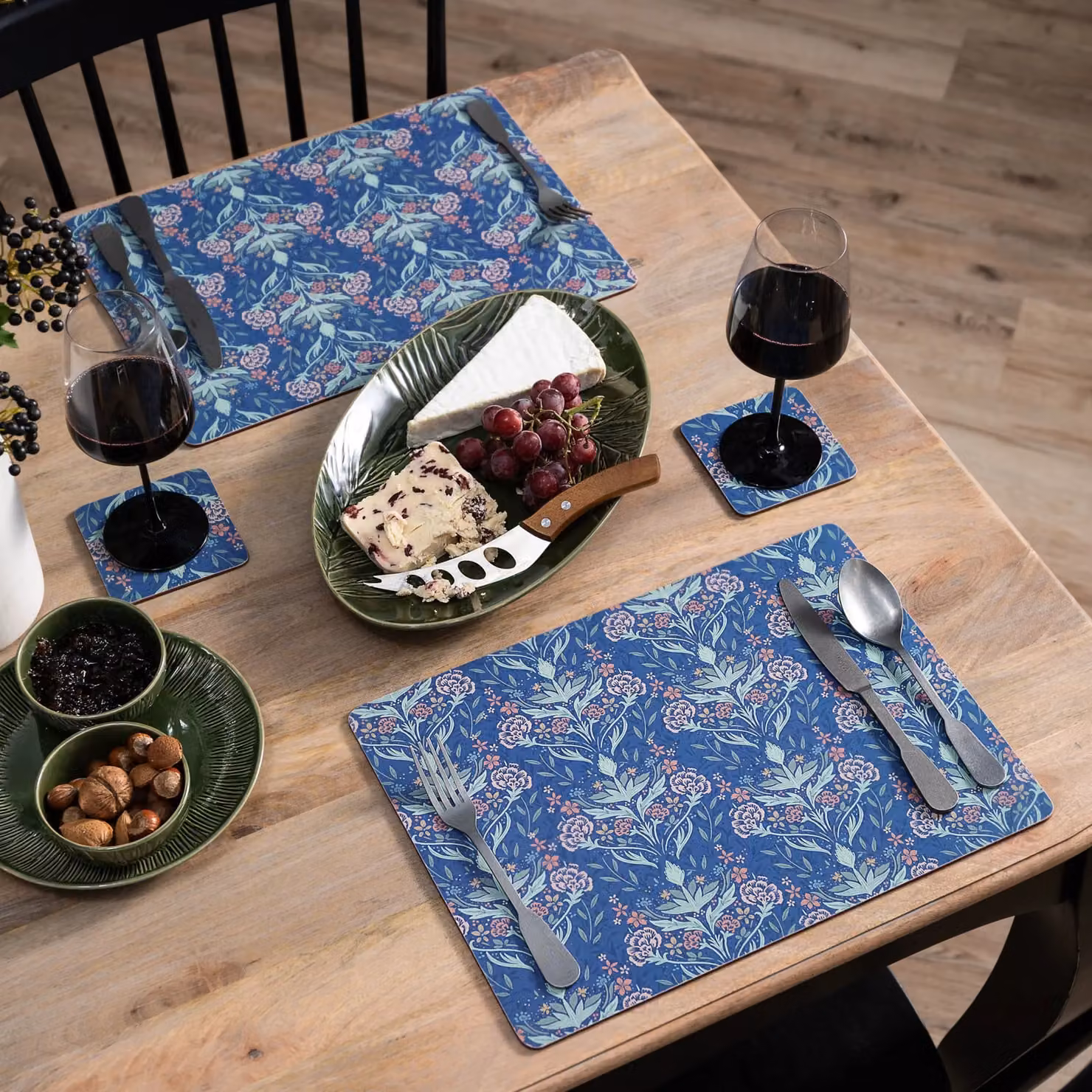 Creative Tops Blue Floral Absorbent Cork and Glass Coasters, Set of 4, Diameter: 10.5 cm – 3