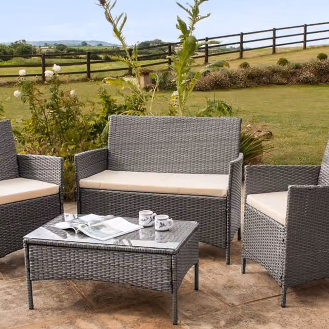 Comfy Living Modern 4 Piece Rattan Garden Furniture Set with Glass Top in Grey