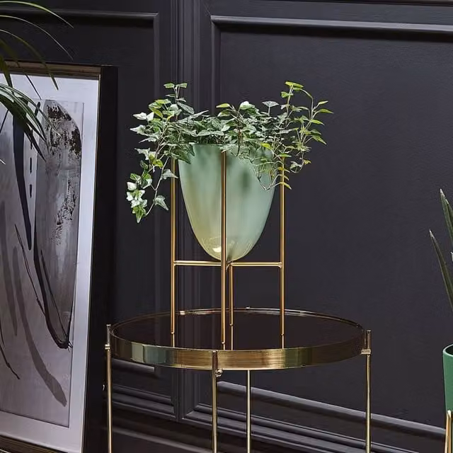 Wyld and Coco Green Metal Plant Stand, W/D/H: 16 x 16 x 31 cm