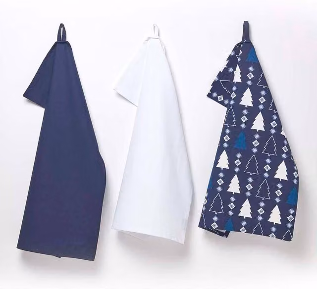 Homescapes Blue Winterland Set of 3 Absorbent Cotton Christmas Tea Towels – 1
