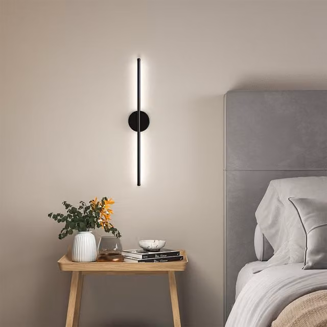 Livingandhome Black Aluminium LED Strip Wall Light with White Light, Width: 60 cm