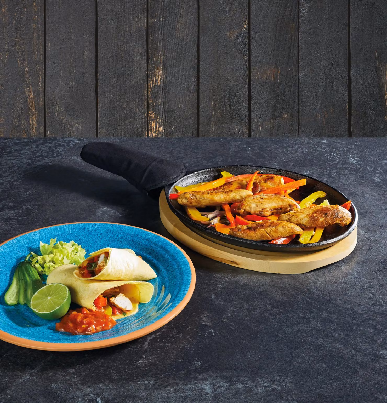 KitchenCraft Cast Iron Fajita Sizzler in Black, W/D/H: 41 x 19 x 5 cm – 8