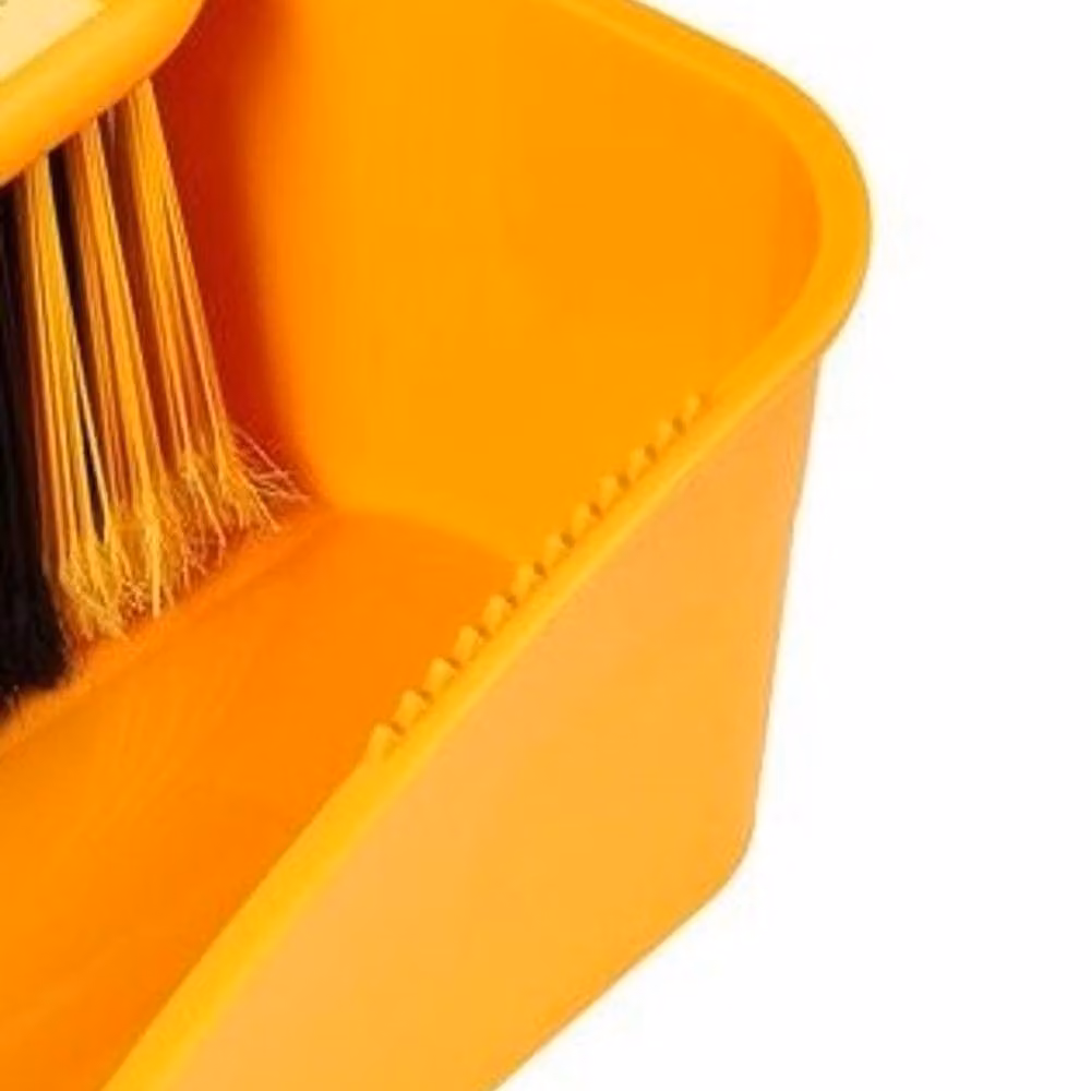 Groundsman Heavy Duty Wall Mountable Dustpan and Brush Set in Yellow – 2