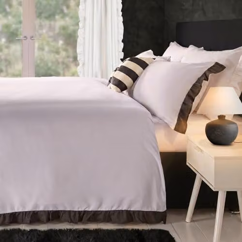 OHS Microfibre Duvet Cover and Pillowcase Set with Frill Edge, White and Black, W/D/H: 180 x 200 cm, Pillowcases: 50 x 75 cm – 1