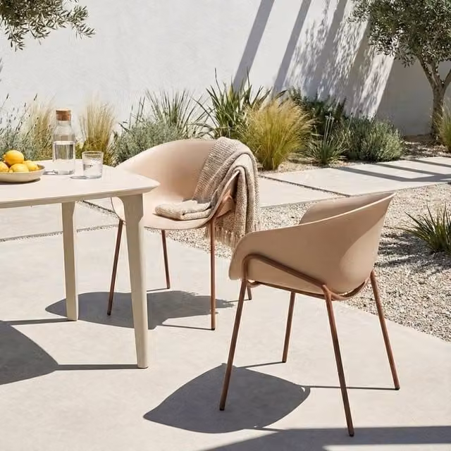 Wyld and Coco Summit Set of 2 Outdoor Chairs in Beige Polypropylene and Black Metal