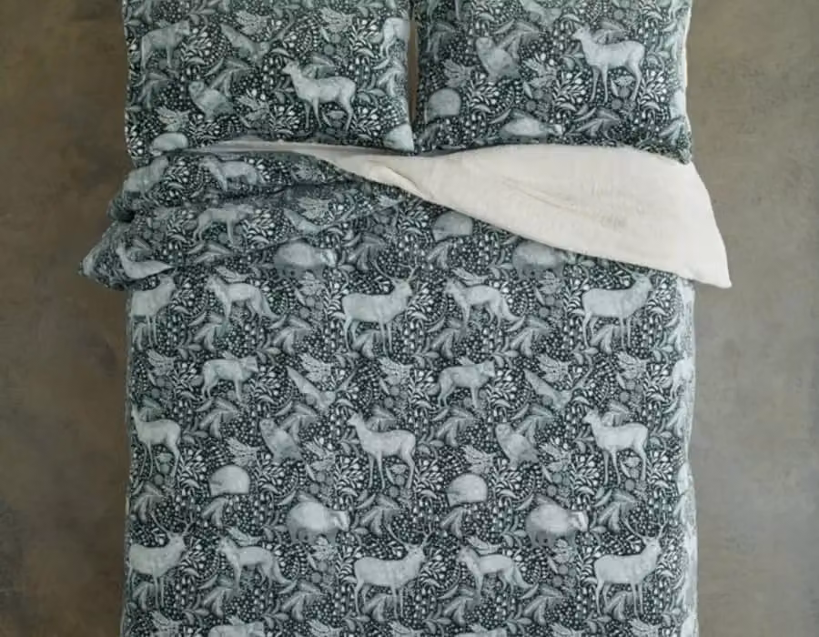 Deyongs Woodland Folk Printed Cotton Rich Duvet Cover and Pillowcase Set in Dark Green, W/D/H: 140 x 200 cm – 2