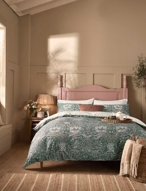 William Morris At Home Honeysuckle and Tulip Floral Bedding Set, Green Mix, 100% Cotton Sateen, W: 180 cm, L: 200 cm