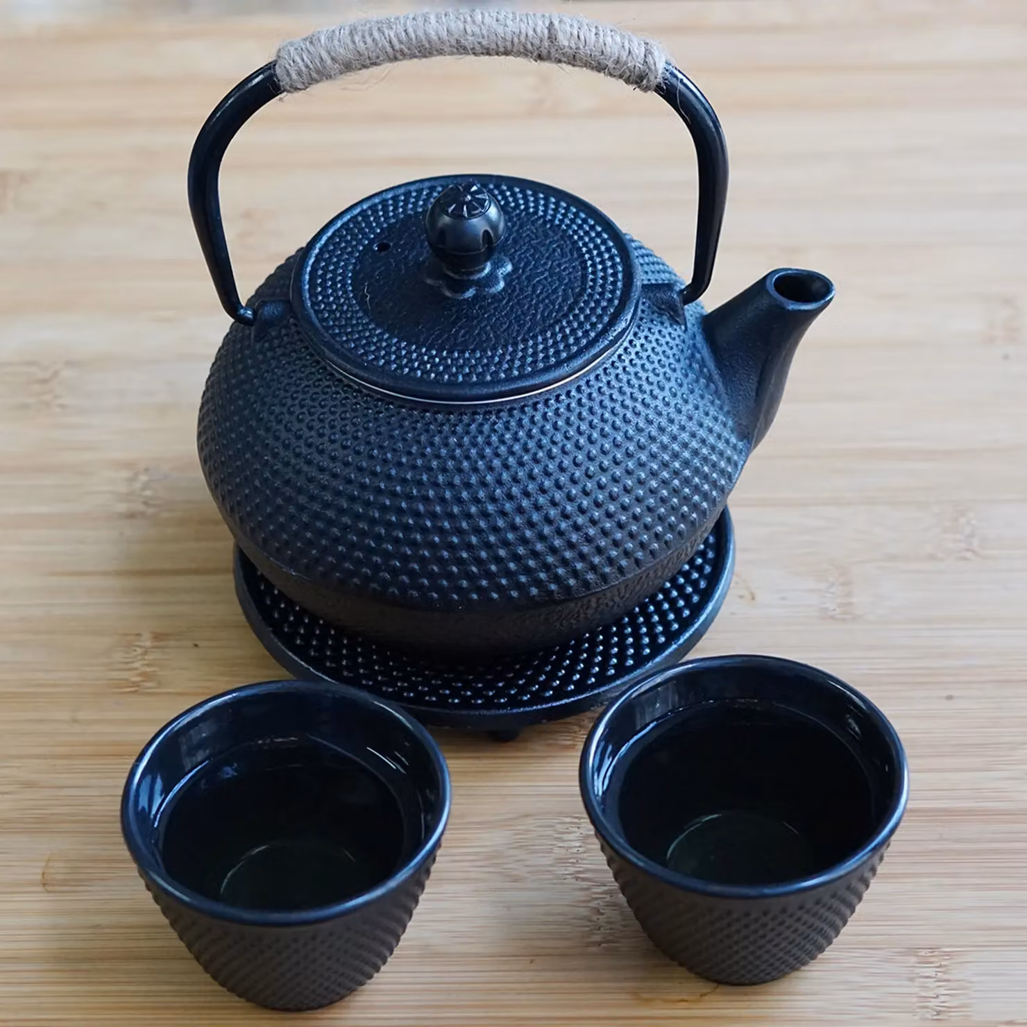 Gr8 Home 5 in 1 Cast Iron Japanese Style Teapot Set with Infuser, Cups and Trivet, Black, 800ml – 8